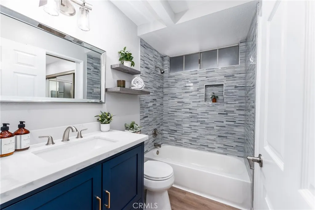 3401 E Wilton Street 204, Long Beach, California 90804 home-pic-12