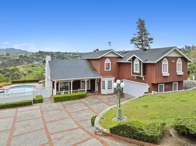 1568 Calle Lomeda, Fallbrook, California 92028