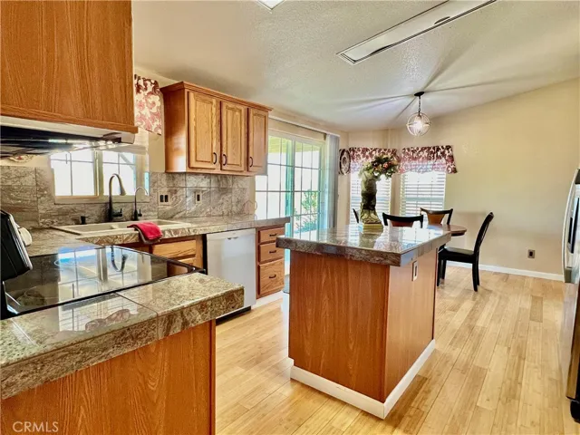 406 Rainbow Road, Landers, California 92285