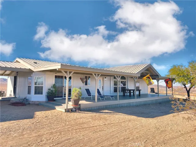 406 Rainbow Road, Landers, California 92285