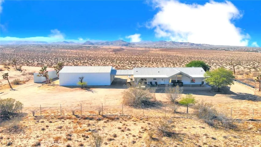 406 Rainbow Road, Landers, California 92285
