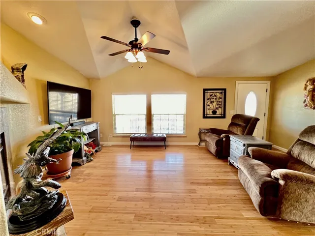 406 Rainbow Road, Landers, California 92285