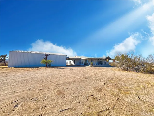 406 Rainbow Road, Landers, California 92285