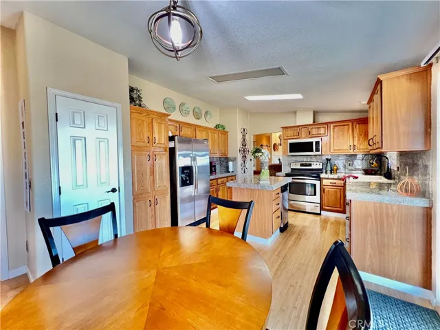 406 Rainbow Road, Landers, California 92285