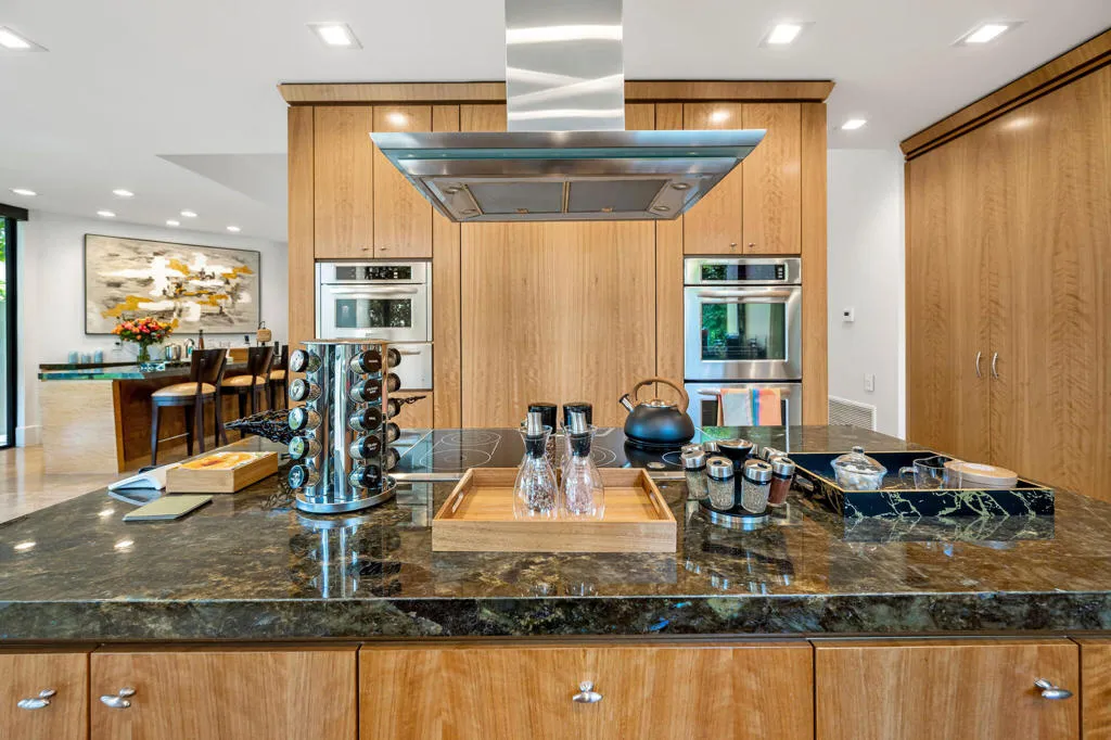 75184 Kavenish Way, Indian Wells, California 92210 home-pic-2