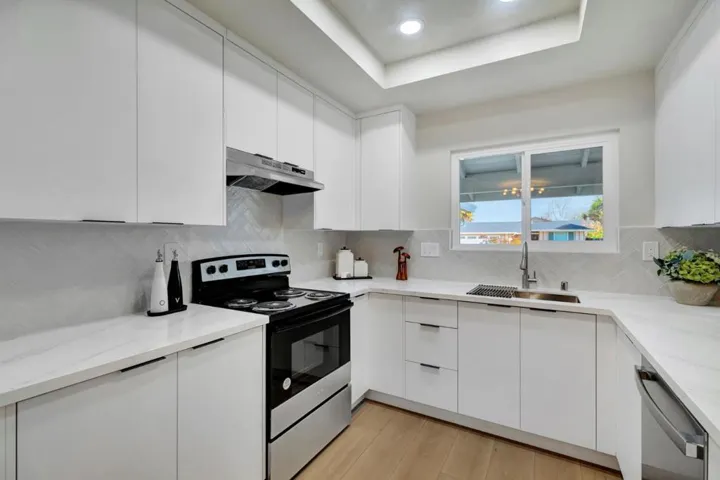 32524 Gina Way, Union City, California 94587