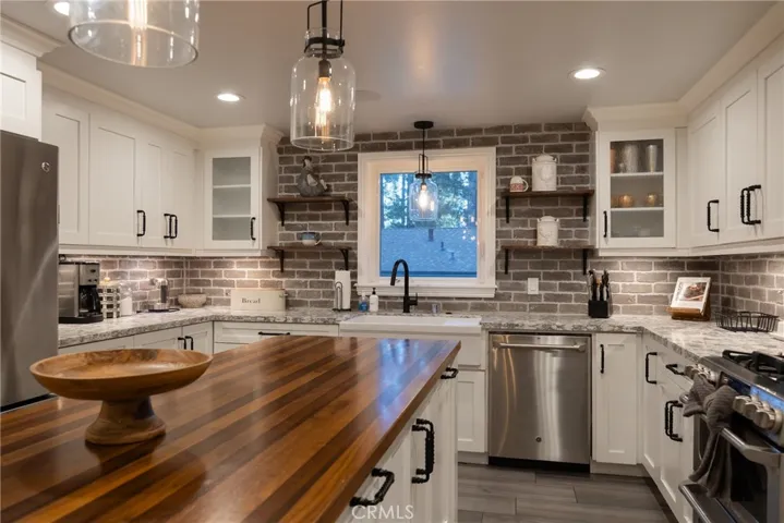 41496 Comstock Lane, Big Bear Lake, California 92315