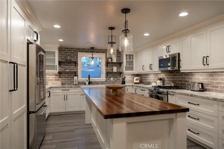 41496 Comstock Lane, Big Bear Lake, California 92315