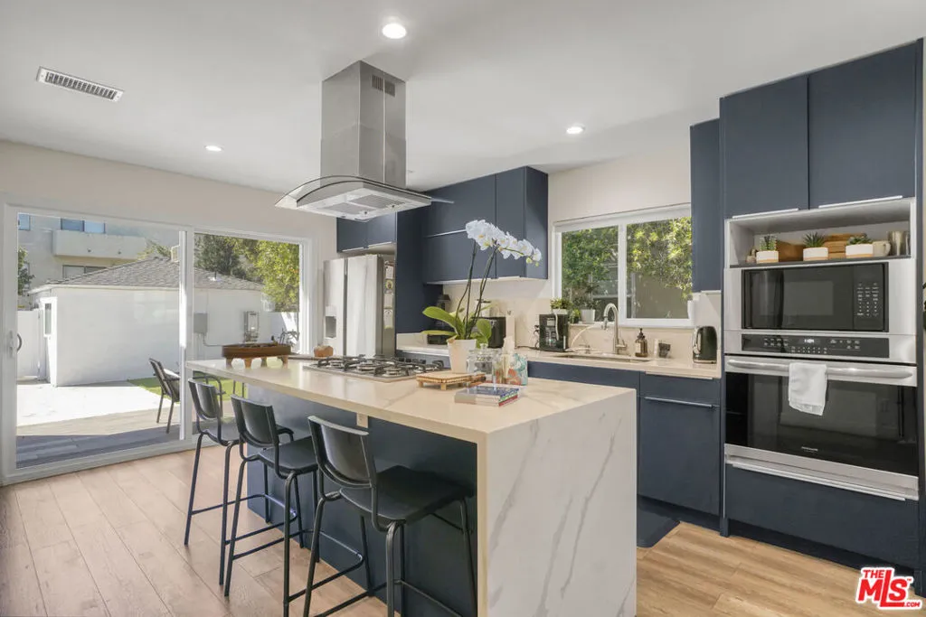 15144 Martha Street, Van Nuys, California 91411 home-pic-12