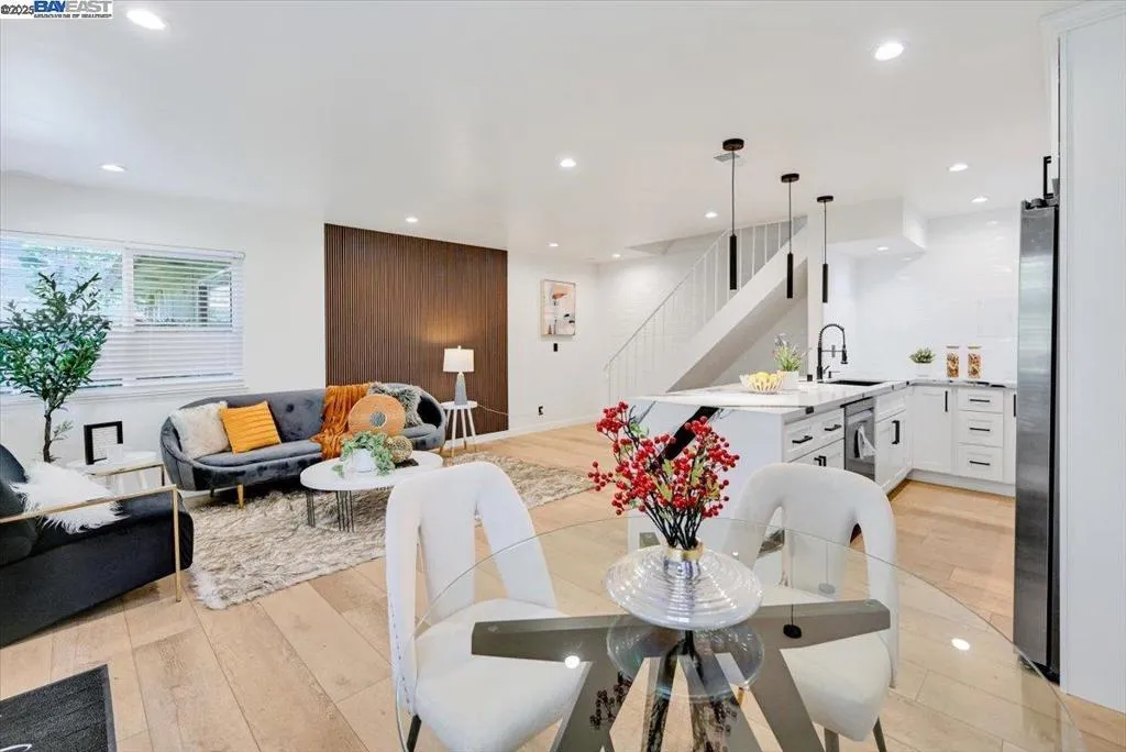 34701 Alvarado Niles Rd 2, Union City, California 94587 home-pic-2