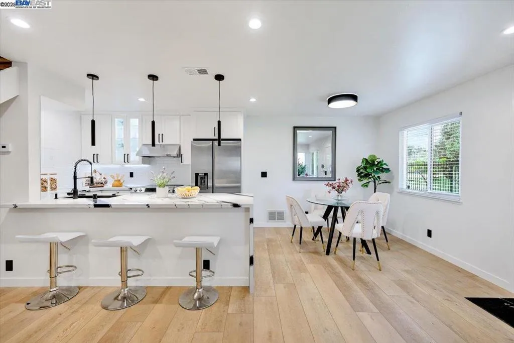 34701 Alvarado Niles Rd 2, Union City, California 94587 home-pic-4