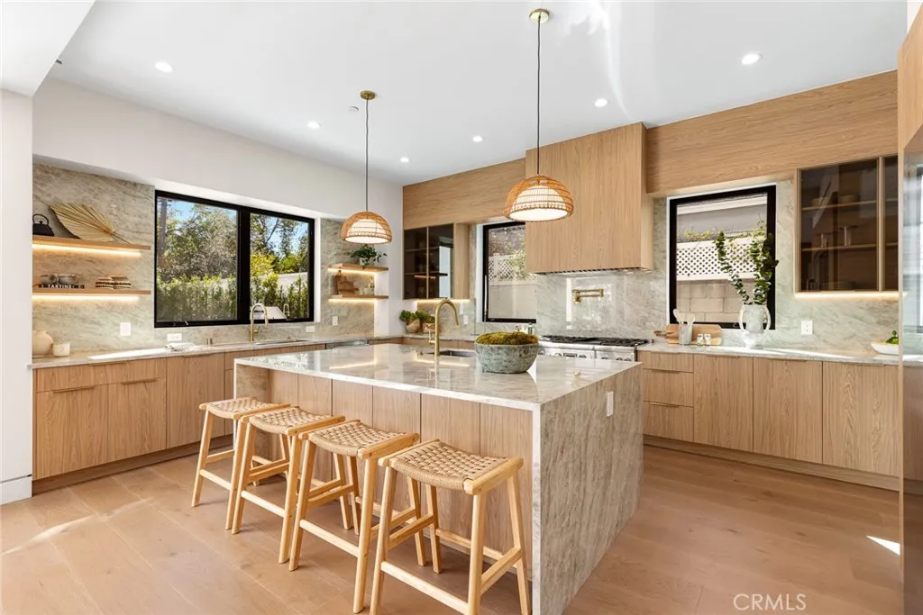 22640 Clarendon Street, Woodland Hills, California 91367 home-pic-30