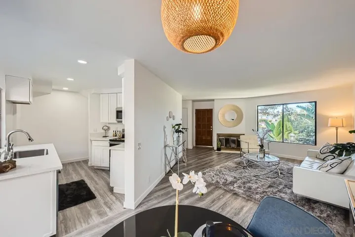 2260 Caminito Pescado 19, San Diego, California 92107