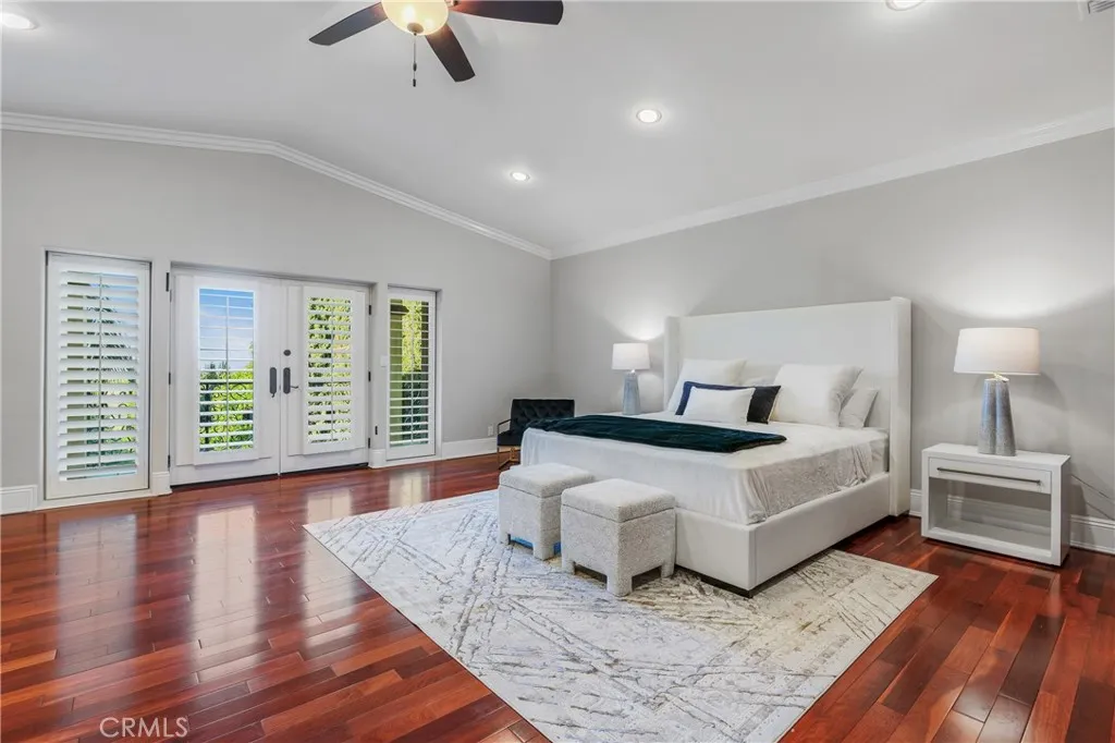 19554 Wells Drive, Tarzana, California 91356 home-pic-31