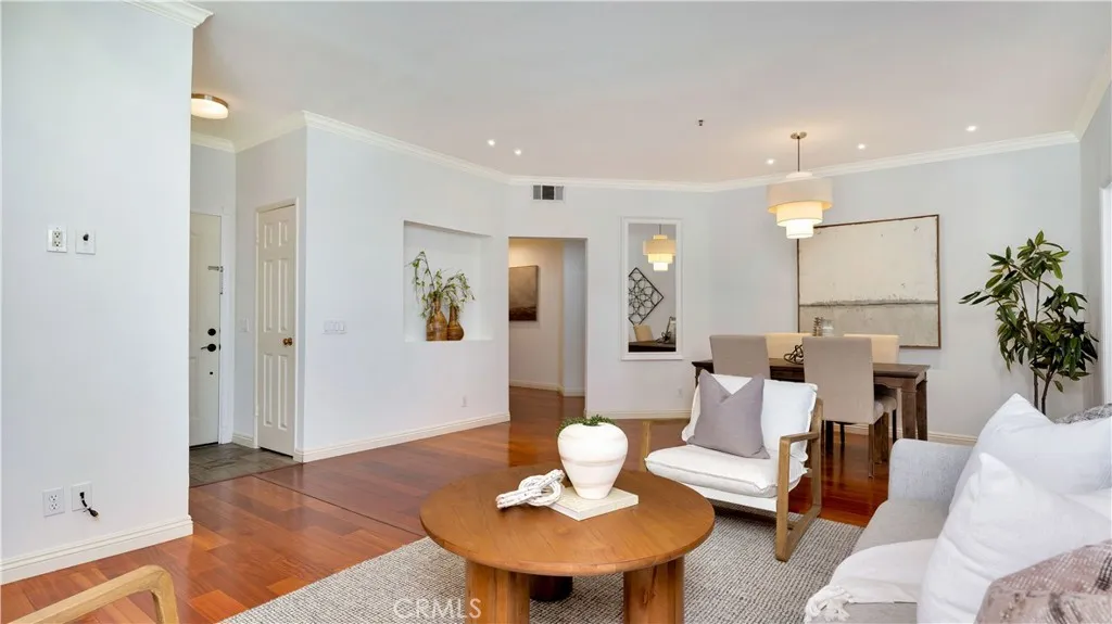 2 Ellisworth Aisle, Irvine, California 92620 home-pic-5