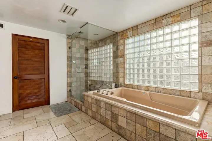 6324 Quebec Drive, Los Angeles, California 90068