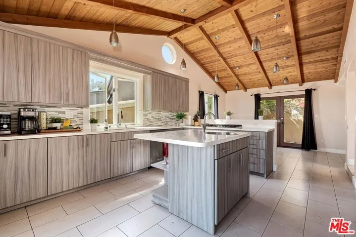 6324 Quebec Drive, Los Angeles, California 90068