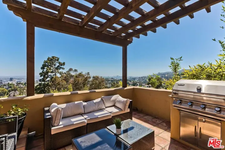 6324 Quebec Drive, Los Angeles, California 90068