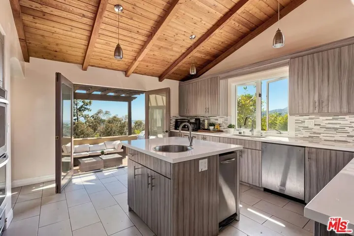 6324 Quebec Drive, Los Angeles, California 90068