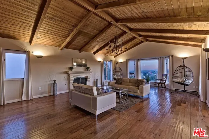 6324 Quebec Drive, Los Angeles, California 90068