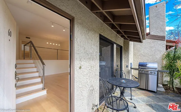 18140 Oxnard Street 60, Tarzana, California 91356
