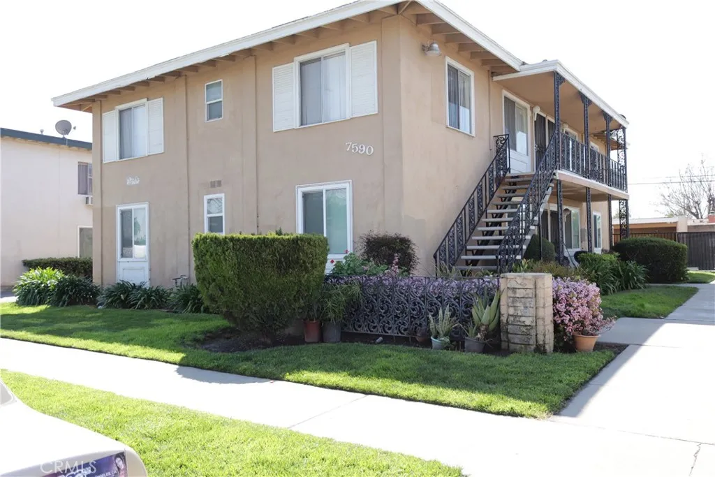 7590 Jackson Way, Buena Park, California 90620, ,Residential Income,For Sale,Jackson,SB25062533