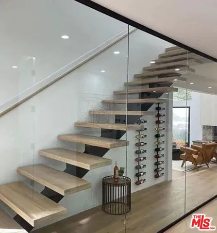 1561 Clear View Drive, Beverly Hills, California 90210