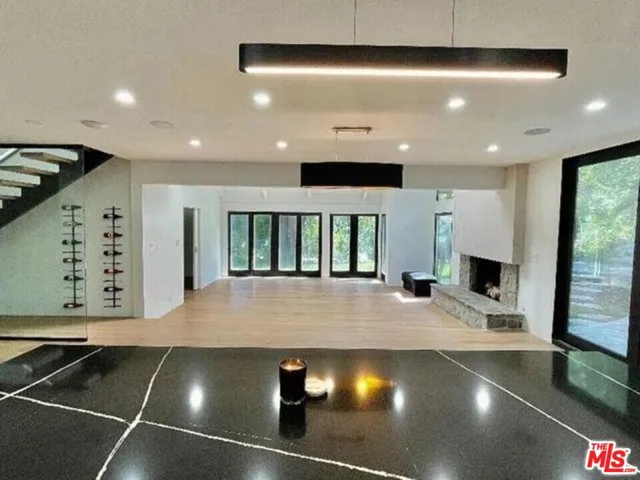 1561 Clear View Drive, Beverly Hills, California 90210
