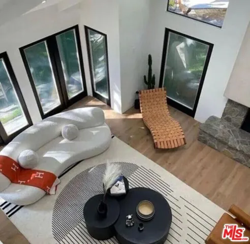 1561 Clear View Drive, Beverly Hills, California 90210