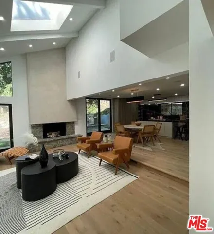 1561 Clear View Drive, Beverly Hills, California 90210