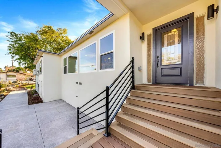 10104 Cristobal Dr, Spring Valley, California 91977