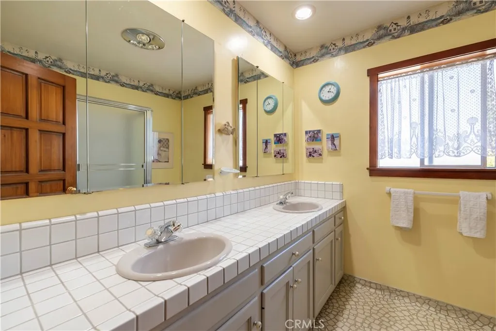 13925 Branton Place, Sherman Oaks, California 91423 home-pic-20