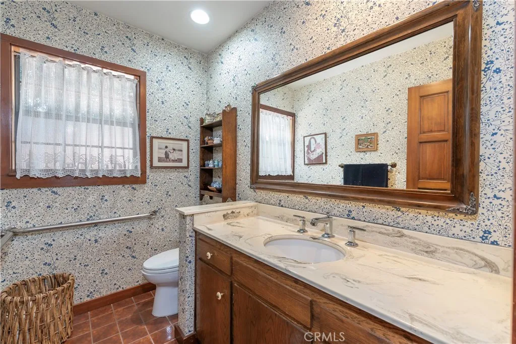 13925 Branton Place, Sherman Oaks, California 91423 home-pic-18