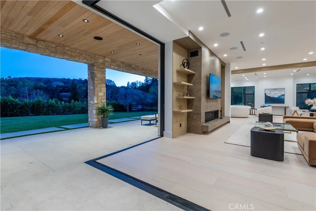 24247 Bridle Trail Road, Hidden Hills, California 91302 home-pic-19