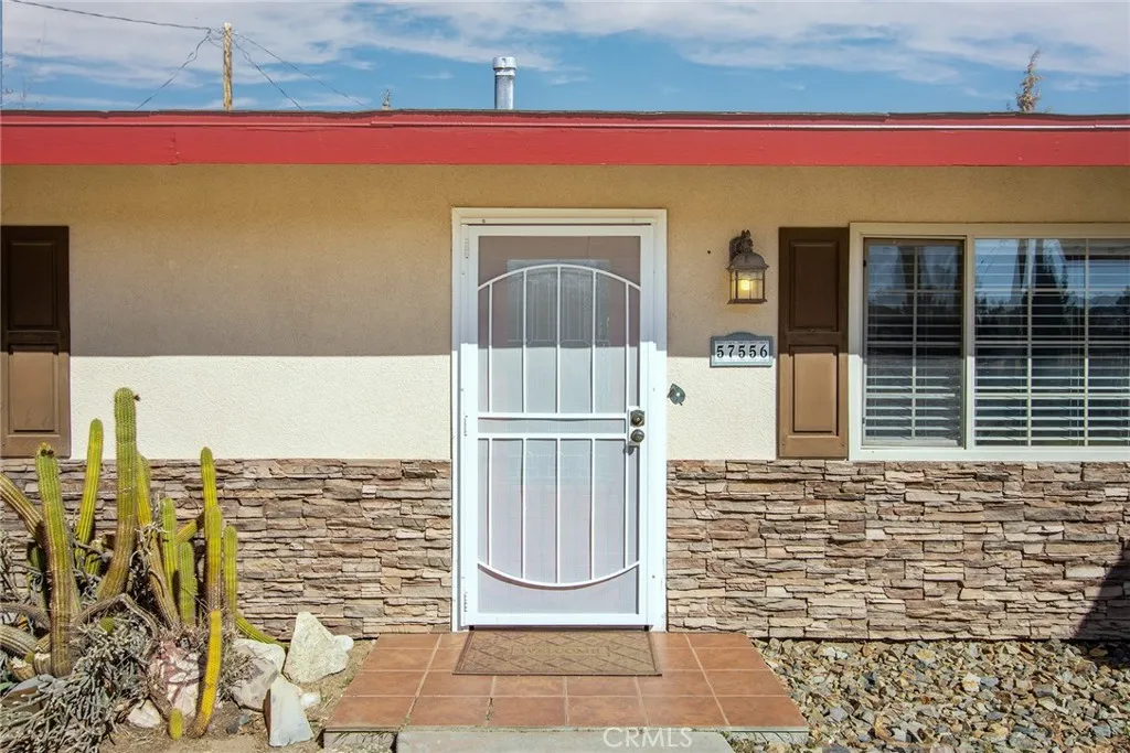 57556 Pueblo Trail, Yucca Valley, California 92284 home-pic-20