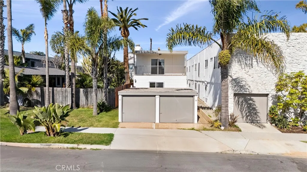 319 14th Street B, Huntington Beach, California 92648, ,Residential Income,For Sale,14th,RS25062807