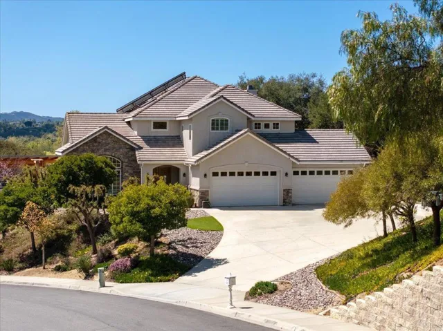 766 Gretna Green Way, Escondido, California 92025