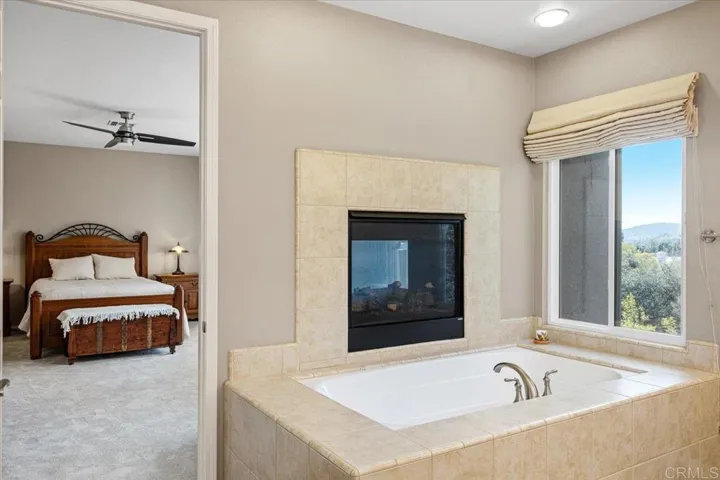 766 Gretna Green Way, Escondido, California 92025