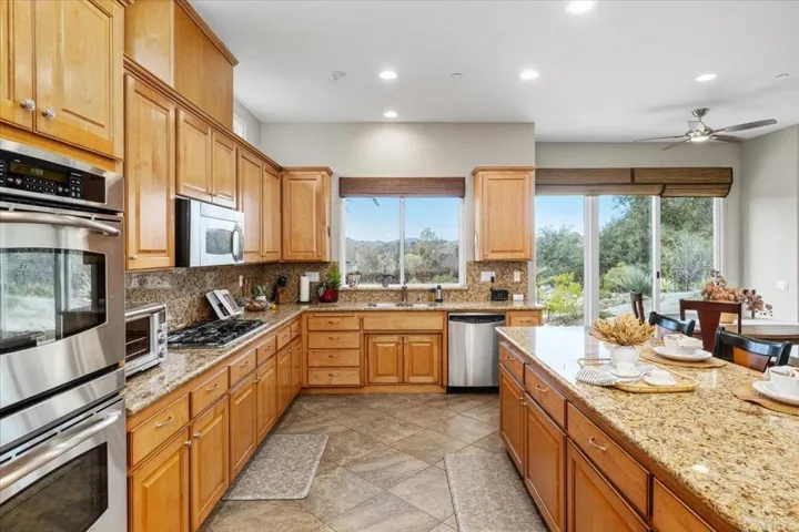 766 Gretna Green Way, Escondido, California 92025