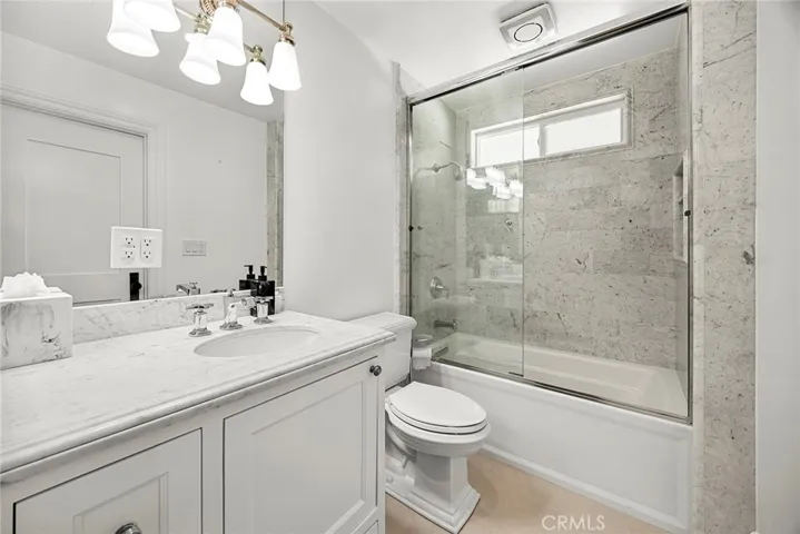 First floor ensuite bathroom