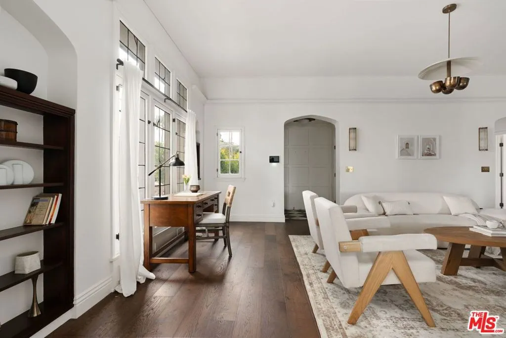 4730 Angeles Vista Boulevard, View Park, California 90043 home-pic-9