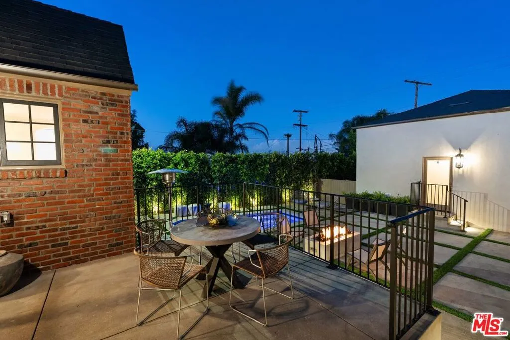 4730 Angeles Vista Boulevard, View Park, California 90043 home-pic-57