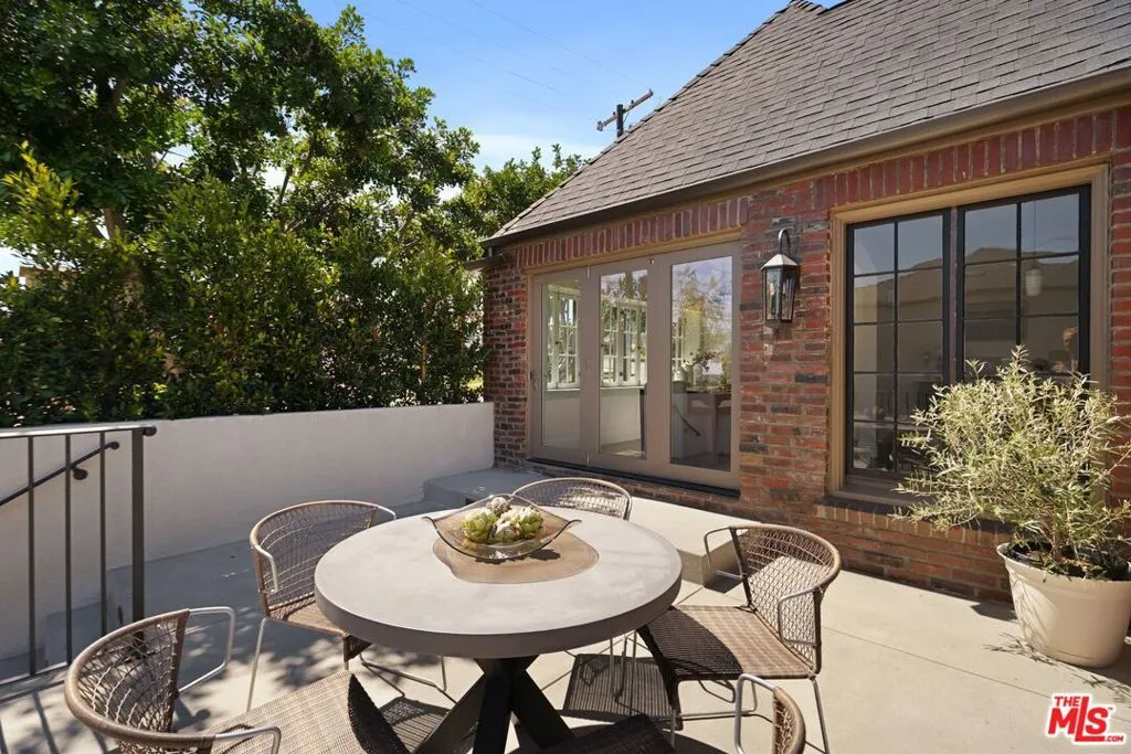 4730 Angeles Vista Boulevard, View Park, California 90043 home-pic-32