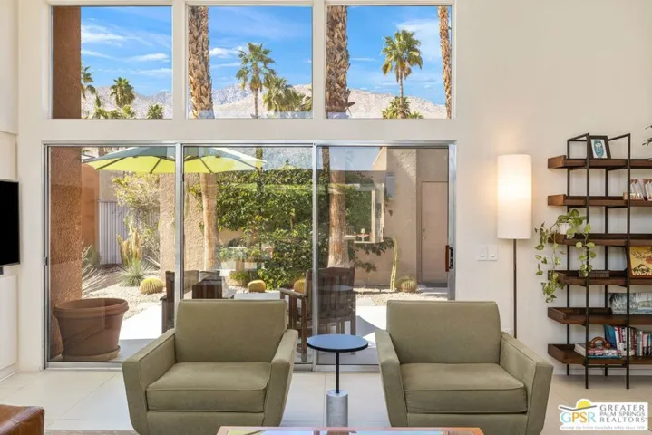 686 Dunes Court, Palm Springs, California 92264