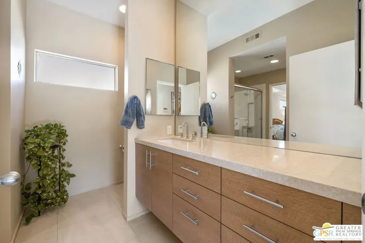 686 Dunes Court, Palm Springs, California 92264