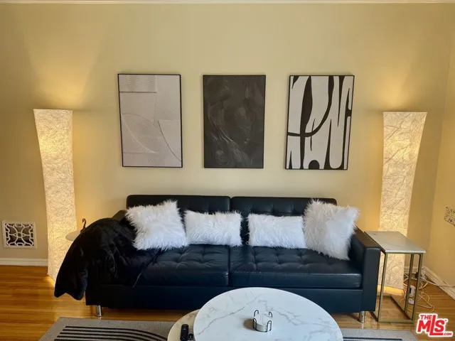 1206 S Alfred Street, Los Angeles, California 90035