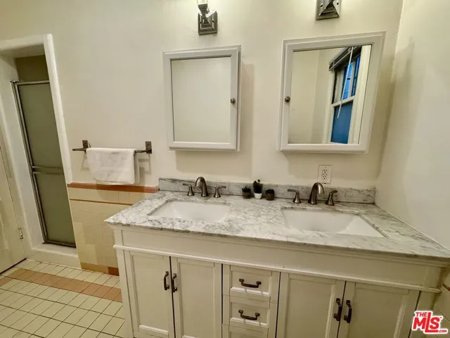 1206 S Alfred Street, Los Angeles, California 90035