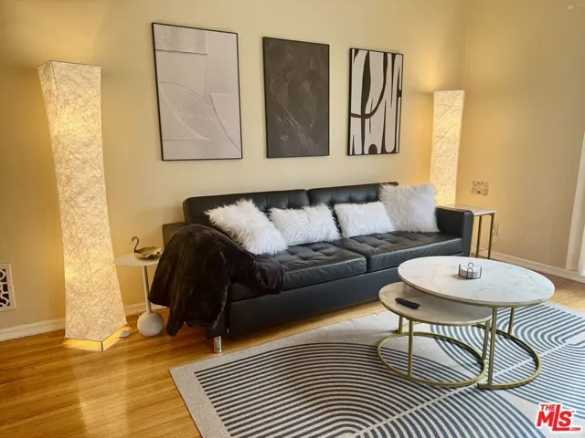 1206 S Alfred Street, Los Angeles, California 90035