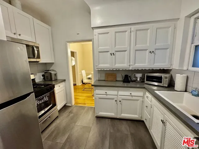 1206 S Alfred Street, Los Angeles, California 90035