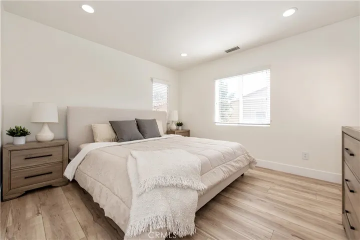 94 Chantilly, Irvine, California 92620